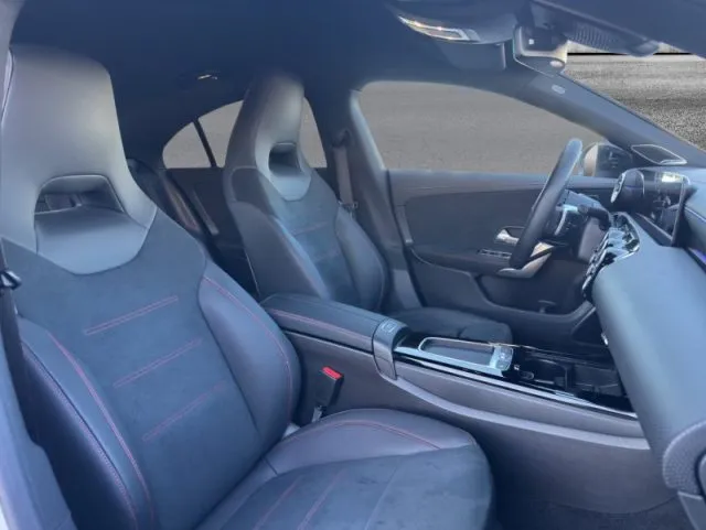 Mercedes-Benz CLA 220 d Automatic AMG Line Premium - Foto 8