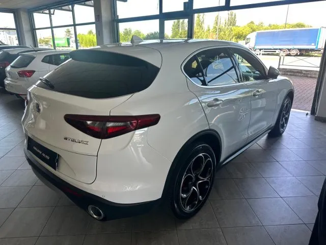 Alfa Romeo Stelvio Stelvio 2.2 T.diesel 210CV AT8 Q4 Lusso - Foto 8