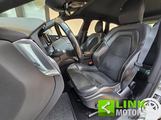 Volvo XC60 2.0 AWD 190 CV Automatic R Design 4x4 - Foto 4