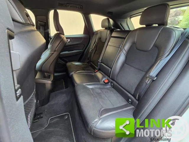 Volvo XC60 2.0 AWD 190 CV Automatic R Design 4x4 - Foto 6