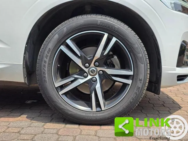 Volvo XC60 2.0 AWD 190 CV Automatic R Design 4x4 - Foto 8