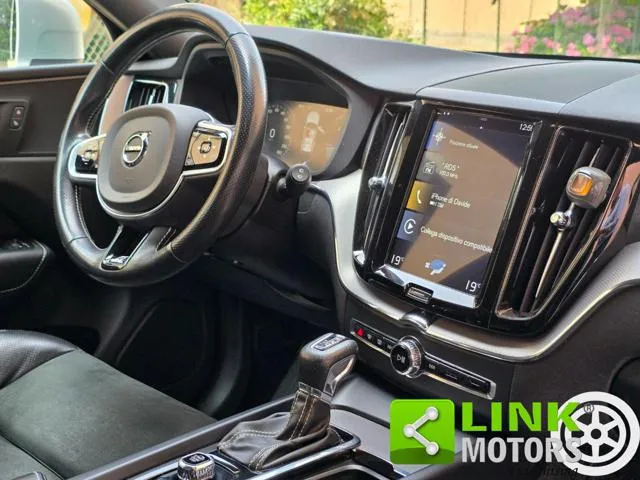 Volvo XC60 2.0 AWD 190 CV Automatic R Design 4x4 - Foto 12