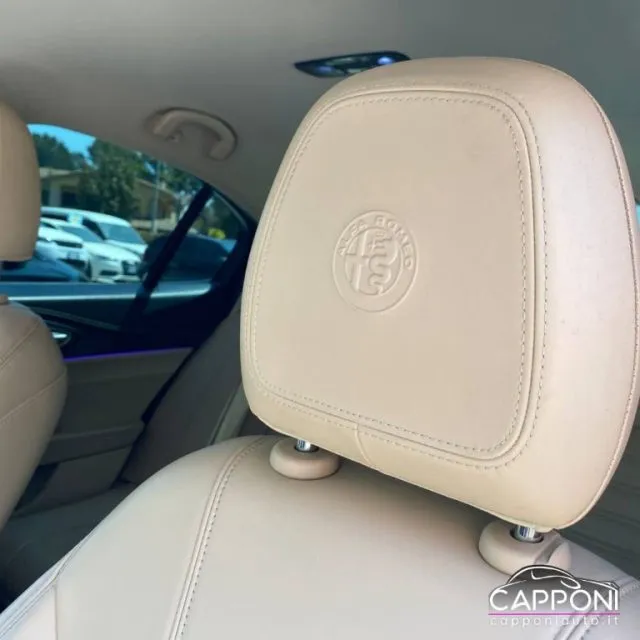 Alfa Romeo Giulia 2.2 Turbodiesel 150 CV Q4 - Foto 12