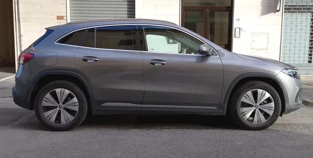 Mercedes-Benz EQA 350 4Matic AMG Line Advanced - Foto 4