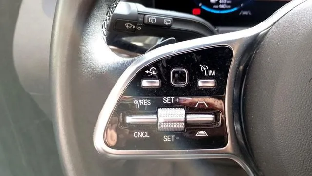 Mercedes-Benz EQA 350 4Matic AMG Line Advanced - Foto 12