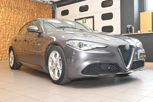 Alfa Romeo Giulia 2.2 TURBODIESEL 150CV AT8 EXECUTIVE NAVI 18