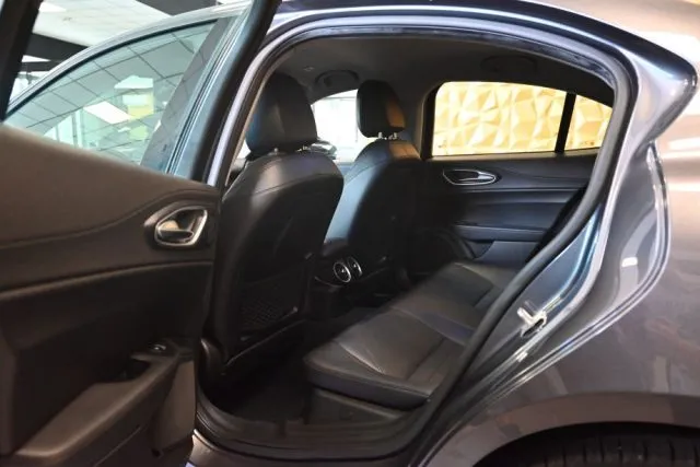 Alfa Romeo Giulia 2.2 TURBODIESEL 150CV AT8 EXECUTIVE NAVI 18