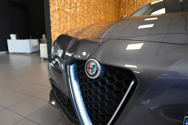 Alfa Romeo Giulia 2.2 TURBODIESEL 150CV AT8 EXECUTIVE NAVI 18