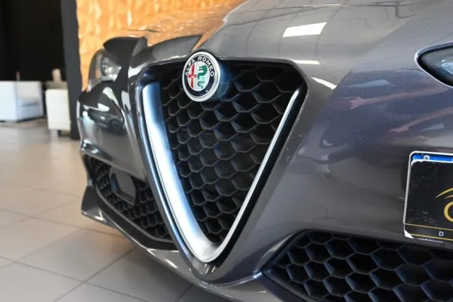 Alfa Romeo Giulia 2.2 TURBODIESEL 150CV AT8 EXECUTIVE NAVI 18