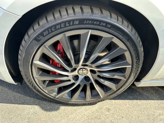 Alfa Romeo Giulietta Giulietta 1750 TBi Quadrifoglio Verde - Foto 5