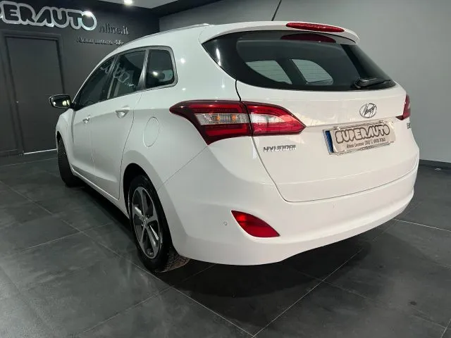 Hyundai i30 Wagon 1.6 CRDi Comfort - Foto 4