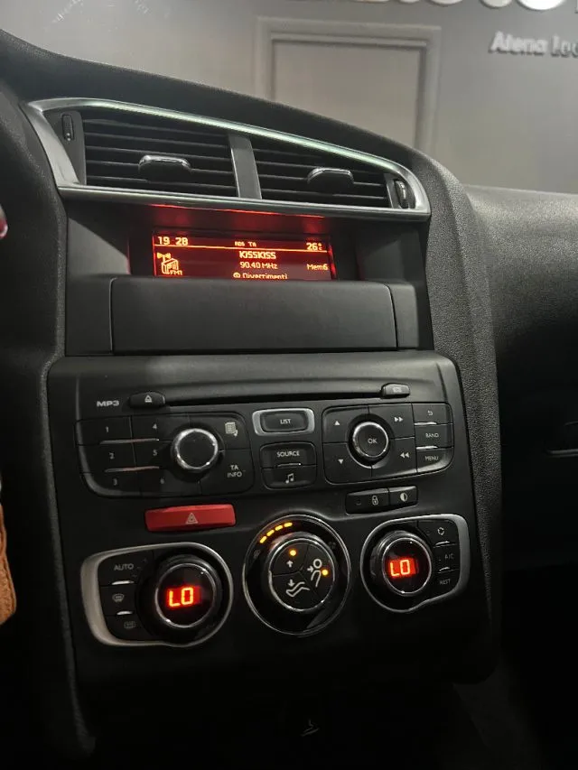Citroen C4 1.6 HDi 90 Seduction - Foto 9