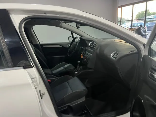 Citroen C4 1.6 HDi 90 Seduction - Foto 10