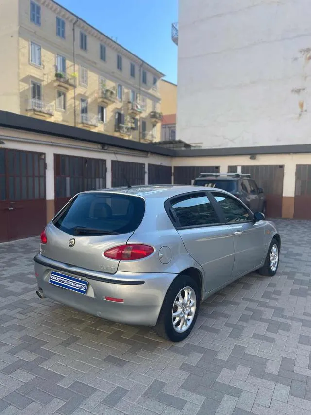 Alfa romeo 147 - dettaglio 4