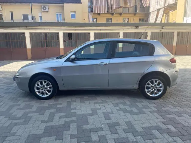 Alfa romeo 147 - dettaglio 7