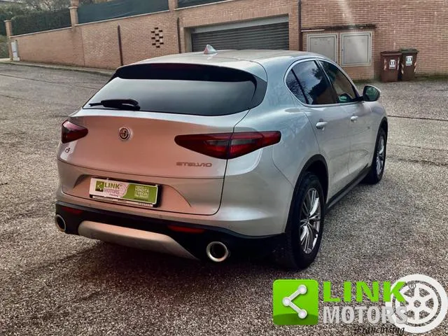 Alfa Romeo Stelvio Stelvio 2.2 T.diesel 210 CV AT8 Q4 Bus. - Foto 5