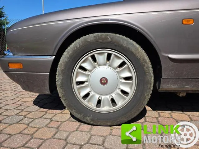 Daimler Six LWB 4.0L GUIDA A DESTRA - Foto 8