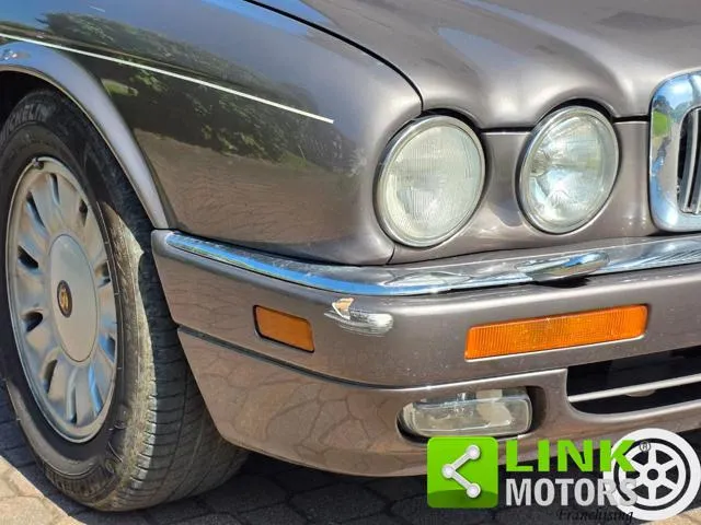 Daimler Six LWB 4.0L GUIDA A DESTRA - Foto 12