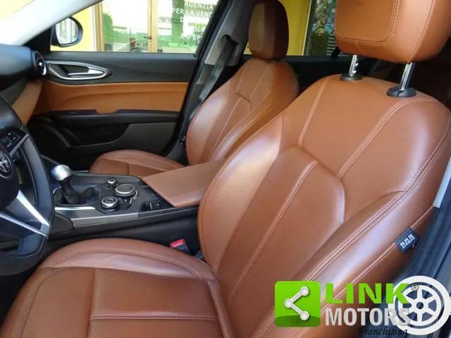 Alfa Romeo Giulia 2.2 JTD 180 CV - Foto 8
