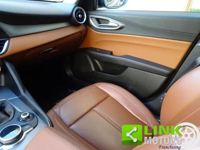 Alfa Romeo Giulia 2.2 JTD 180 CV - Foto 12