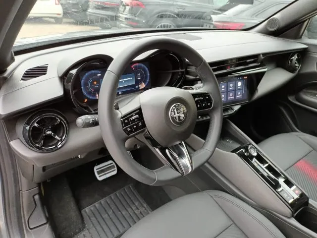 Alfa Romeo Junior 1200 HYBRID SPECIALE 136CV EDCT6 NAV CAM