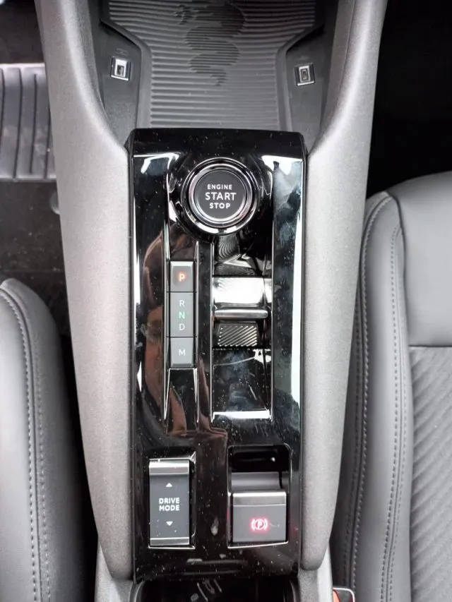 Alfa Romeo Junior 1200 HYBRID SPECIALE 136CV EDCT6 NAV CAM