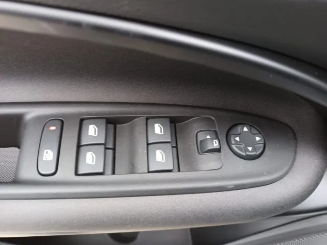 Alfa Romeo Junior 1200 HYBRID SPECIALE 136CV EDCT6 NAV CAM