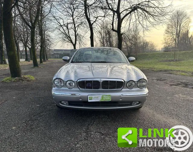 Jaguar XJ 4.2 V8 cat Executive -PRENOTATA- - Foto 2