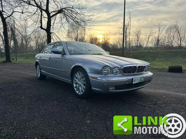 Jaguar XJ 4.2 V8 cat Executive -PRENOTATA- - Foto 3