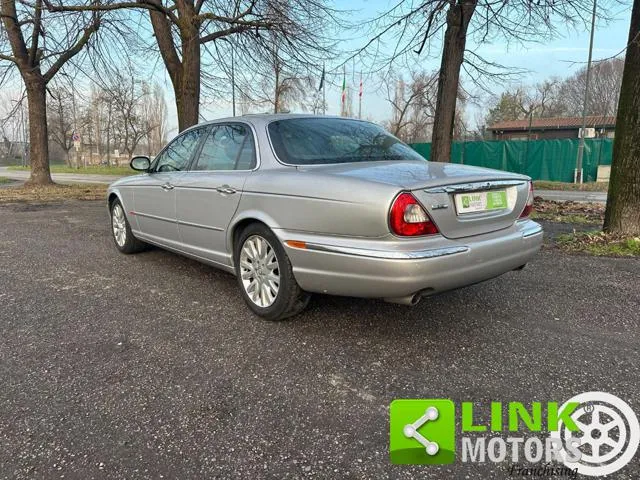 Jaguar XJ 4.2 V8 cat Executive -PRENOTATA- - Foto 7