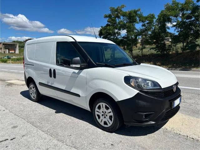 Fiat Doblo Cargo 1.3 MJT 95cv Lounge E6D - Foto 3