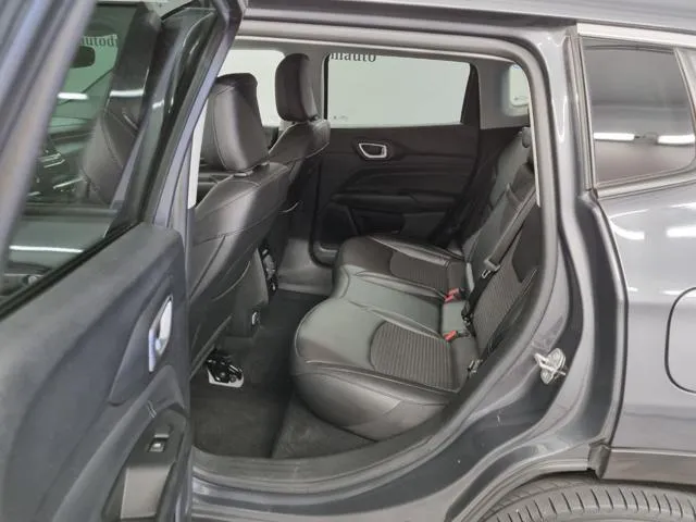 Jeep Compass 1.3 Turbo T4 190 CV PHEV AT6 4xe Limited - Foto 10
