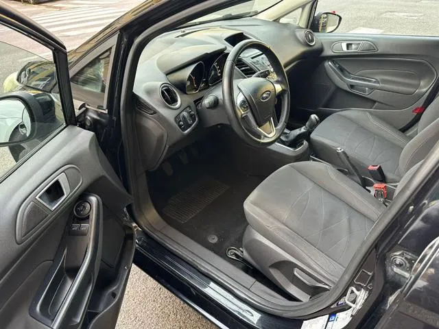 Ford Fiesta 1.5 TDCi 75CV 5 porte Adatta a Neopatentati - Foto 7