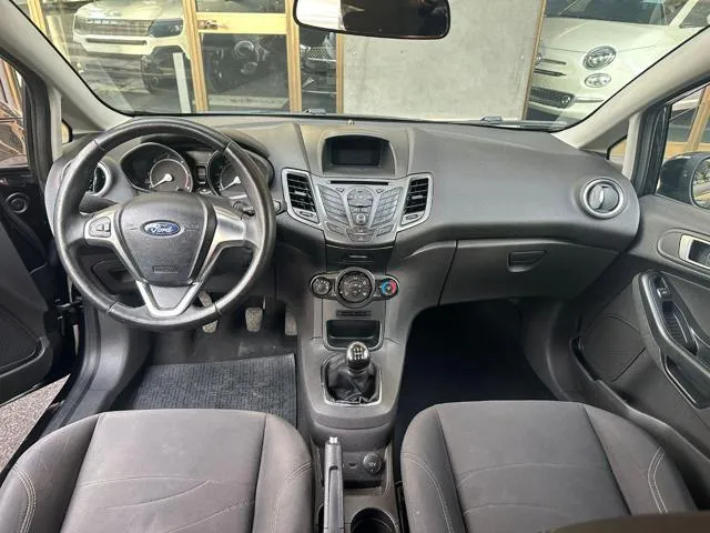 Ford Fiesta 1.5 TDCi 75CV 5 porte Adatta a Neopatentati - Foto 12