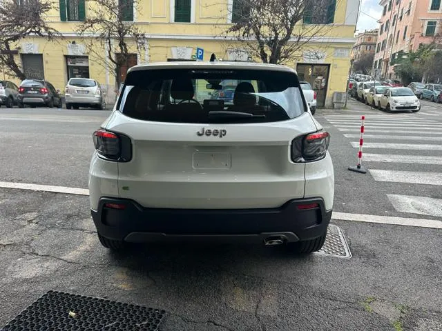 Jeep Avenger 1.2 100CV AUTOM DCT Paddle F1 MHEV LONGITUDE !!! - Foto 4