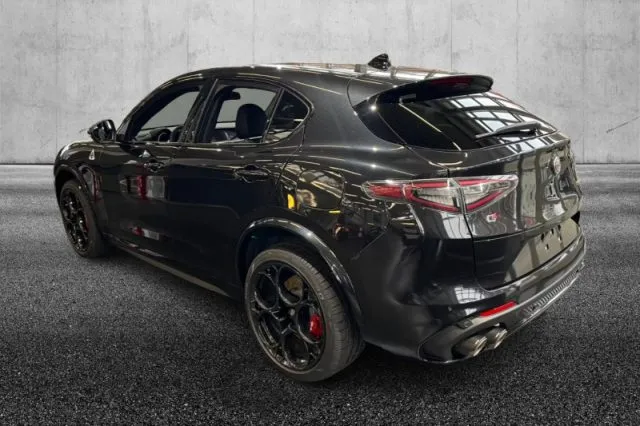 Alfa Romeo Stelvio Stelvio 2.9 Bi-T.V6 520 AT8 Quadrifoglio - Foto 3