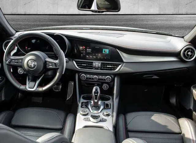 Alfa Romeo Giulia Giulia 2.0 T 280 CV AT8 AWD Q4 Compe. - Foto 3