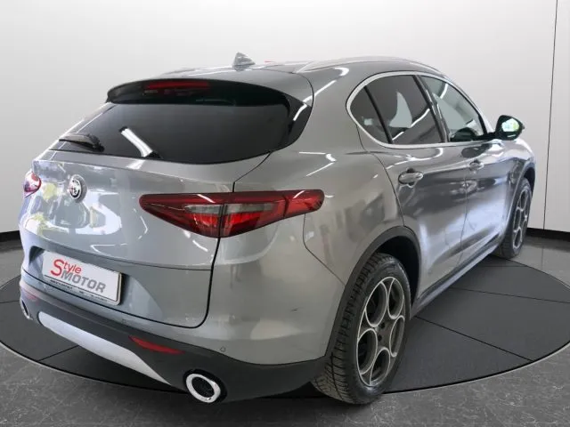 Alfa Romeo Stelvio Stelvio 2.2 T.diesel 210 CV AT8 Q4 Bus. - Foto 3