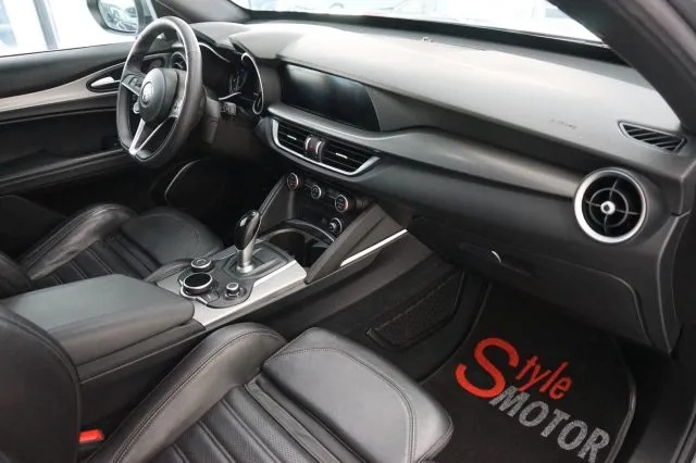 Alfa Romeo Stelvio Stelvio 2.2 T.diesel 210 CV AT8 Q4 Bus. - Foto 7