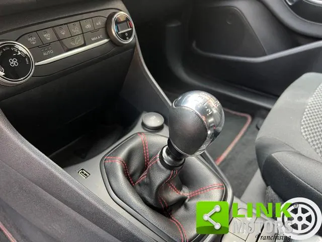 Ford Fiesta 1.0 Ecoboost Hybrid 125 CV 5 porte ST-Line - Foto 11