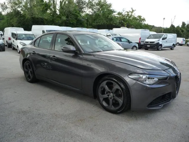 Alfa Romeo Giulia 2.2 Turbodiesel 190 CV AT8 Sprint - Foto 1