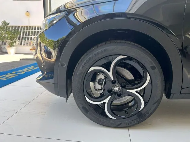 Alfa Romeo Junior 1.2 145 CV Hybrid eDCT6 Speciale tua da ?339,00 me - Foto 5