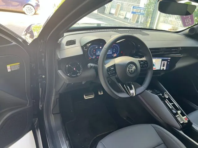 Alfa Romeo Junior 1.2 145 CV Hybrid eDCT6 Speciale tua da ?339,00 me - Foto 12