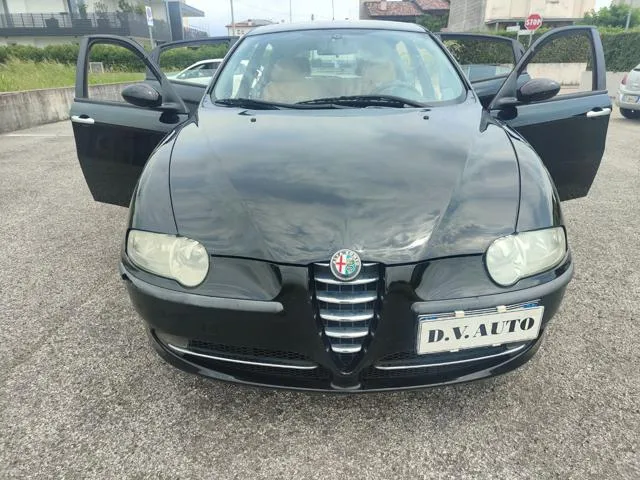 Alfa Romeo 147 147 1.9 JTD 16V 5p. Distinctive - Foto 5