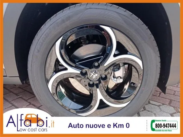 Alfa Romeo Junior 1.2 145CV Hybrid eDCT6 Ibrida Speciale - Foto 9