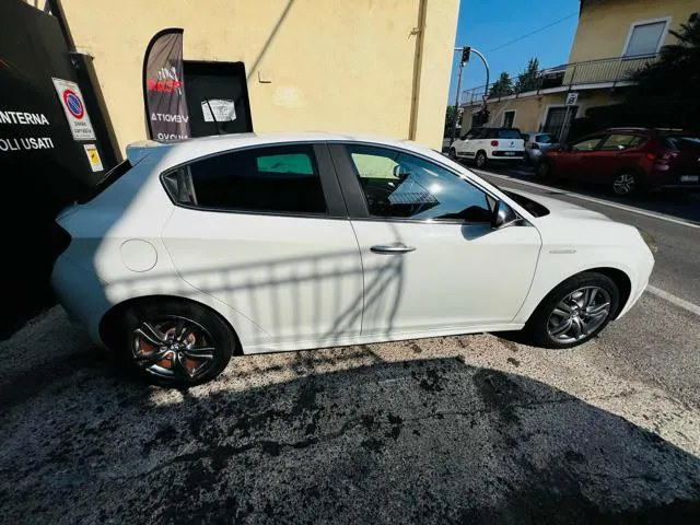 Alfa Romeo Giulietta Giulietta 2.0 JTDm-2 150 CV Distinctive - Foto 4