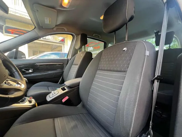 Renault Scenic Scénic XMod dCi 110 CV EDC Limited - Foto 8