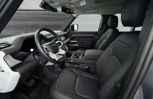 Land rover defender - dettaglio 8