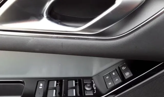 Land rover range rover velar - dettaglio 8