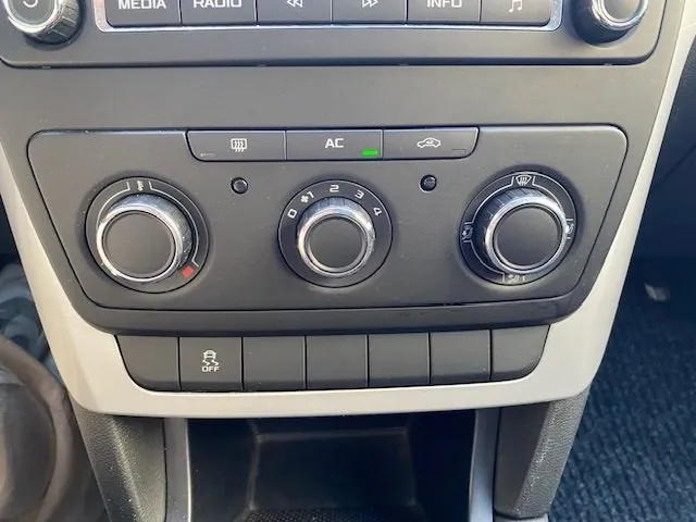 Skoda Yeti Yeti 1.2 TSI Ambition - Foto 11